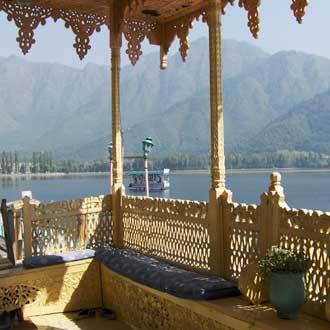 Lotus Retreat Houseboat, Srinagar 5